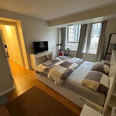 Best Location In Downtown- Walking To Eaton Centre, Nathan Phillips Square, Yonge-Dundas, Ikea,Transit Toronto Exteriör bild