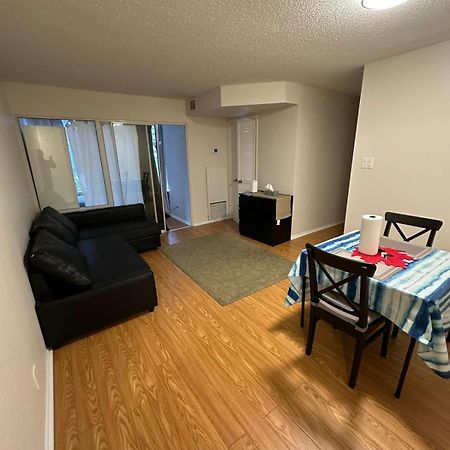 Best Location In Downtown- Walking To Eaton Centre, Nathan Phillips Square, Yonge-Dundas, Ikea,Transit Toronto Exteriör bild