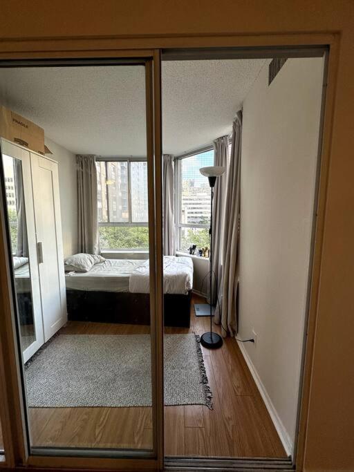 Best Location In Downtown- Walking To Eaton Centre, Nathan Phillips Square, Yonge-Dundas, Ikea,Transit Toronto Exteriör bild