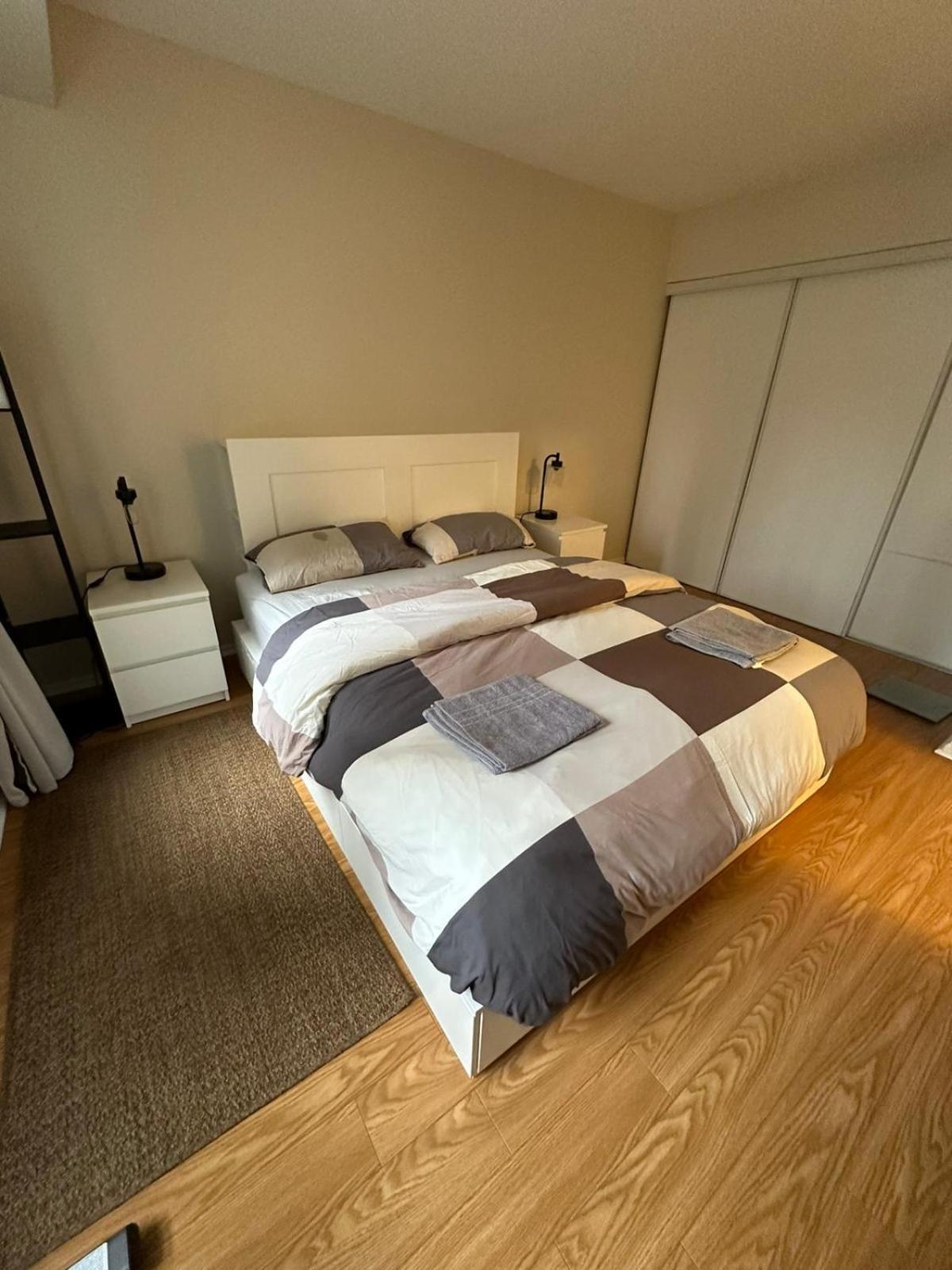 Best Location In Downtown- Walking To Eaton Centre, Nathan Phillips Square, Yonge-Dundas, Ikea,Transit Toronto Exteriör bild